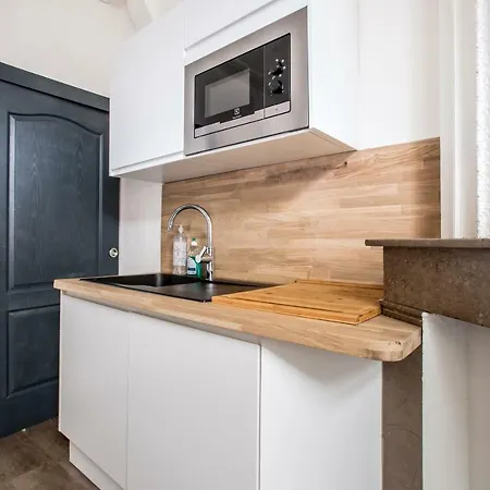 Cosy Proche Gares Apartment