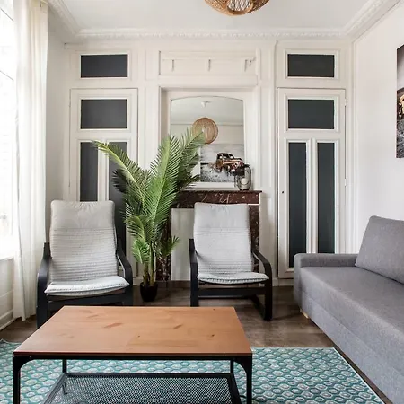 Cosy Proche Gares شقة *