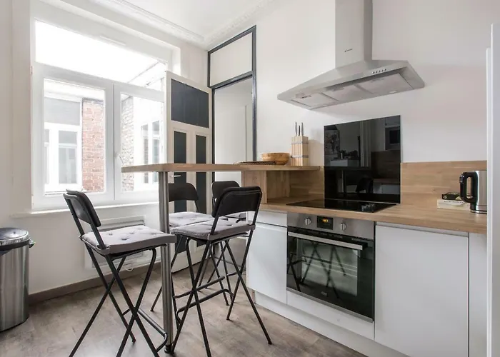 Cosy Proche Gares * ליל